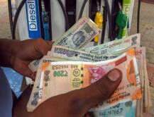 થોડી રાહત બાદ ફરી ઝટકો, પેટ્રોલમાં 18 પૈસા અને ડીઝલમાં 29 પૈસાનો વધારો