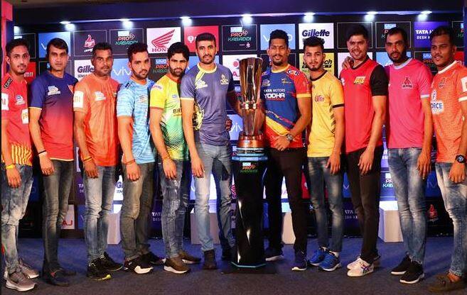 નવી દિલ્હી: પ્રો કબડ્ડી લીગ સીઝન 6ની આજથી શરૂઆત થઈ રહી છે. આ સીઝન માટે આ વર્ષે 30 અને 31 મેના ખેલાડીઓની હરાજી થઈ હતી. 13 અઠવાડીયા સુધી ચાલનારા આ ટૂર્નામેન્ટને લઈને દર્શકોમાં રોમાંચ છે. આ વખતે કુલ 12 ટીમો ટૂર્નામેન્ટમાં ભાગ લઈ રહી છે. જેમાં ગુજરાતની ગુજરાત ફોર્ચ્યુન જાયન્ટ્સ પણ સામેલ છે.