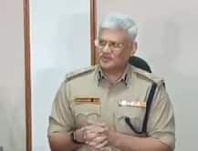 ગુજરાતમાં પરપ્રાંતિયો પર થતા હુમલાઓ બાદ DGPની પ્રેસ કૉંફ્રંસ કહ્યું, 342 લોકોની કરાઈ અટકાયત