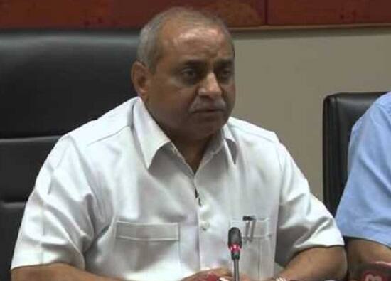 લોકોમાં એવી ચર્ચા ચાલી રહી છે કે, પાટીદાર આંદોલનને યુ ટર્ન આપવા નાયબ મુખ્યમંત્રીને જ જાણે ઠાકોરેને ઉશ્કેરવામાં રસ જાગ્યો હતો જેના કારણે તેમણે આવું નિવેદન કર્યું હતું. સોશિયલ મીડિયામાં નિતીન પટેલનું આ નિવેદન વાયરલ થયું છે. જેના કારણે ઠાકોર યુવાઓ નાયબ મુખ્યમંત્રી પર ભડક્યા છે.