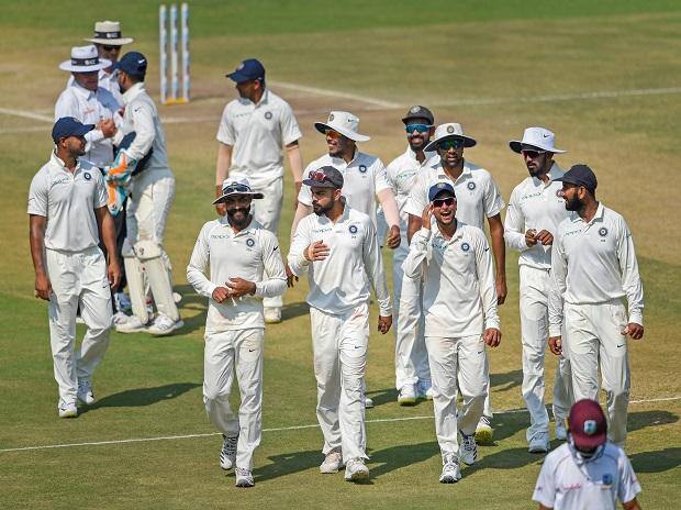 વેસ્ટ ઇન્ડિઝ ક્રિકેટ બોર્ડે આગામી વર્ષે રમાનારા વર્લ્ડ કપને ધ્યાનમાં રાખીને ત્રણ યુવા ખેલાડીને ટીમમાં સામેલ કર્યા છે, જેમાં ચંદ્રપૉલ હેમરાજ, ફેબિયન એલન અને ફાસ્ટ બૉલર ઓશાને થોમાસ સામેલ છે. 