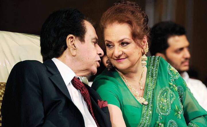 ગત મહિને પણ દિલીપ કુમારને છાતીમાં કફ અને ન્યૂમોનિયાના કારણે મુંબઈની લીલાવતી હોસ્પિટલમાં દાખલ કરવામાં આવ્યા હતા. 15 સપ્ટેમ્બરે સ્વસ્થ થયા બાદ હોસ્પિટલમાંથી ડિસ્ચાર્જ કરવામાં આવ્યા હતા.