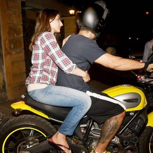 સોહા અને કુણાલની સાથે તેમની દિકરી ઈનાયા નહોતી જોવા મળી. 