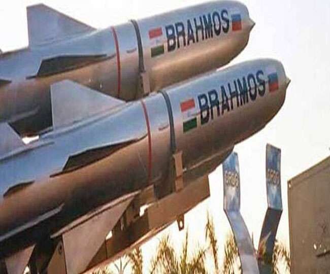 India and Philippines sign USD 375 million deal for the sale of Brahmos supersonic anti ship cruise missiles BrahMos Missiles: भारत से फिलीपींस खरीद रहा है ब्रह्मोस मिसाइल, दोनों देशों के बीच डील पर साइन