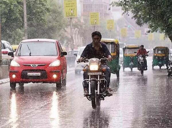 ઓમાન નજીક સમુદ્રમાં લો પ્રેશર સર્જાતા ધીમીગતિએ વાવાઝોડું ઉદભવી રહ્યું છે અને આ વાવાઝોડું અરબી સમુદ્રમાં આગળ વધી રહ્યું છે. આગામી 12 ઓક્ટોબરે અમદાવાદ સહિત ગુજરાતમાં ભારે વરસાદ પડી શકે છે.