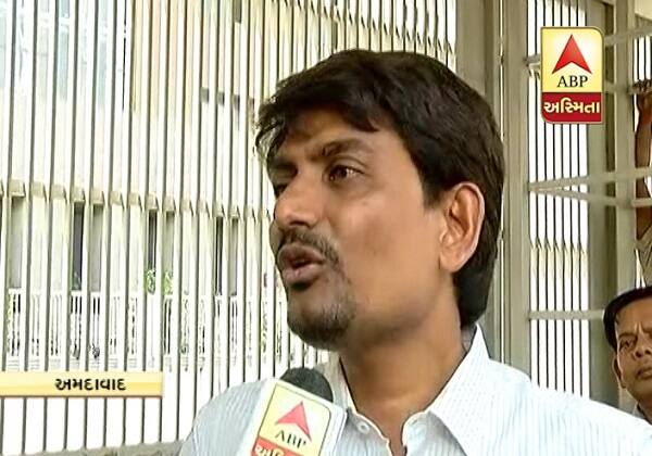 અલ્પેશે જણાવ્યું હતું કે, હું રાષ્ટ્રવાદી અને માનવતાવાદી છું. આ રાજનીતિ મારી નથી. પરપ્રાંતિયો પર રાજનીતિ કરનારાને ભગવાન પણ માફ નહીં કરે. છઠ્ઠ પૂજાને કારણે પરપ્રાંતિયો વતન જઈ રહ્યા છે. અમે ક્યારેય પરપ્રાંતિયોને ભગાડવાનું કીધું જ નથી.