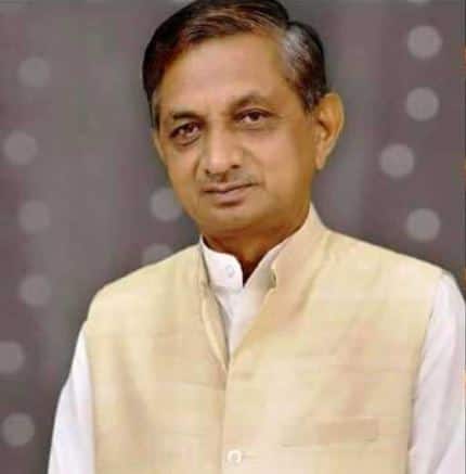 જસદણ તાલુકા પંચાયતની એક બેઠકની પેટા ચૂંટણીમાં કોંગ્રેસના ઉમેદવારની જીત થઈ છે. વિધાનસભાની પેટા ચૂંટણી પહેલા કોંગ્રેસમાંથી ભાજપમાં જોડાયેલા કુંવરજીભાઈને મોટો ફટકો પડ્યો છે. તાલુકા પંચાયતની પેટા ચૂંટણીમાં કોંગ્રેસના ઉમેદવાર દયાબેન તલસાણીયાની 400 મતે જીત થઈ છે. 