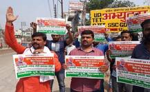 \'ગુજરાતી નરેંદ્ર મોદી બનારસ છોડે\' વારાણસીમાં લાગ્યા પોસ્ટર