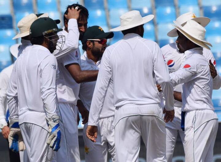 ઓસ્ટ્રેલિયાના સાત બેટ્સમેનો ડબલ ફિગરમાં પણ પહોંચી શક્યા નહોતા. પાકિસ્તાને પ્રથમ ઈનિંગમાં 482 રન બનાવ્યા હતા. જેના કારણે તેમને ઓસ્ટ્રેલિયા પર 280 રનની લીડ મળી હોવા છતાં ફોલોઅન કરવાના બદલે બેટિંગમાં આવી હતી.