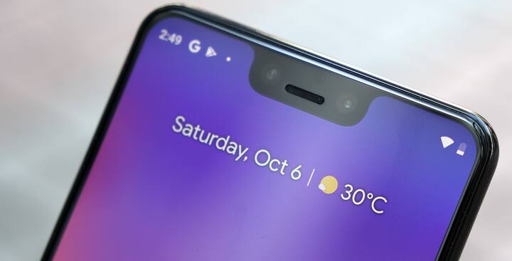  Pixel 3 ની કિંમતની વાત કરીએ તો 799 ડોલર છે. જ્યારે Pixel 3 XLની કિંમત 899 ડોલર છે. ટોપ વેરિએન્ટની કિંમત 999 ડૉલર છે. અમેરિકામાં આ સ્માર્ટફોન્સ માટે પ્રી ઓર્ડર શરૂ થઈ ગયા છે. અને તેનું સેલિંગ 18 ઓક્ટબરથી શરુ થશે. 