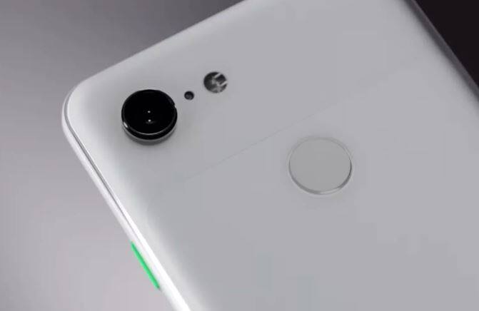 ભારતમાં 11 ઓક્ટોબરથી આ બન્ને સ્માર્ટફોન માટે પ્રી ઓર્ડર કરી શકાશે. જેનું વેચાણ પહેલી નવેમ્બરથી શરૂ થશે. ભારતમાં Google Pixel 3 ની શરૂઆતી કિંમત 71,000 રૂપિયા હશે. જ્યારે Pixel 3 XL ની શરૂઆતની કિંમત 83,000 રૂપિયા હશે.