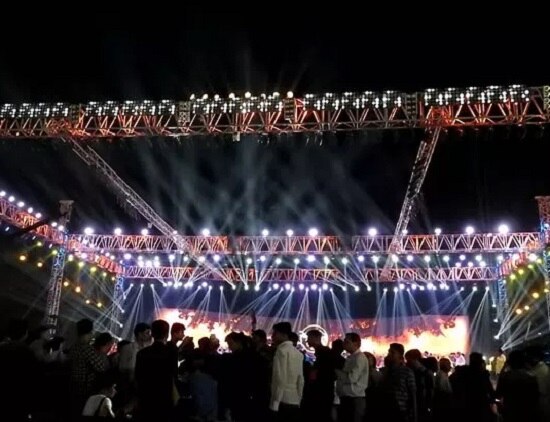 સાથે જ સોસાયટીમાં નિયમનો ભંગ થતો જણાશે તો મંજૂરી મેળવનાર જે-તે વ્યક્તિની ધરપકડ કરીને સાઉન્ડ સિસ્ટમ જપ્ત કરી લેવામાં આવશે. અમદાવાદ ટ્રાફિક પોલીસે પણ પાર્કિગની વ્યવસ્થાને લઈને વધારે કડક પગલાં લેવાની ચીમકી ઉચ્ચારી છે.