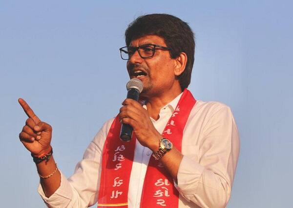 અમદાવાદ: પરપ્રાંતીયો પરના હુમલા બાદ આ મુદ્દો દેશભરમાં ચર્ચાનો વિષય બન્યો છે. રાજ્યમાં ગુજરાતીઓ અને પરપ્રાંતીયો વચ્ચે શાંતિ-ભાઈચારાનો માહોલ જળવાઈ રહે તે માટે ધારાસભ્ય અલ્પેશ ઠાકોરે 11મી ઓક્ટોબરે અમદાવાદમાં સદભાવના ઉપવાસ પર ઉતરવા નક્કી કર્યું છે.