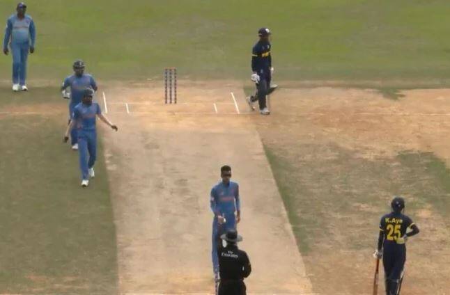  જો કે, નાના લક્ષ્યાંક સામે મલેશિયાના બન્ને ઓપનર ખાતું ખોલાવ્યા વગર આઉટ થઈ ગયા હતા. પરંતુ ત્યાર બાદ બેટ્સમેનોએ કોઈ જ ભૂલ ન કરતા 1.4 ઓવરમાં 11 રન બનાવી જીત હાંસલ કરી લીધી હતી.