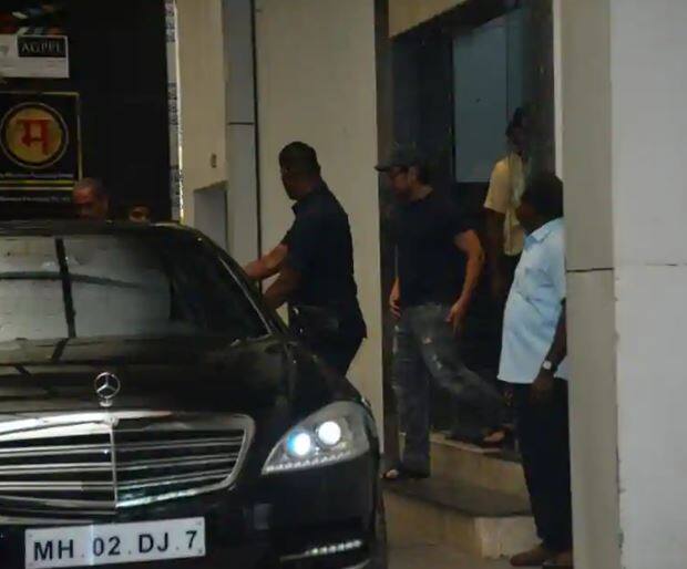 નવી દિલ્હીઃ દેશમાં ચાલી રહેલી મી ટૂ મૂવમેન્ટ હવે રંગ દર્શાવી રહી છે. તનુશ્રી દત્તા બાદ અનેક મહિલાઓ આ મુદ્દે બોલી રહી છે અને તેમની સાથે થયેલા યૌન શોષણ કે જાતિય સતામણીનો અનુભવ શેર કરી રહી છે. બોલીવુડના અનેક કલાકારો પણ આ મુવમેન્ટમાં જોડાઇ રહ્યા છે અને આ કડીમાં એક્ટર આમિર ખાનનું પણ નામ સામેલ થયું છે.