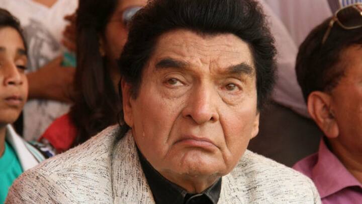  ન્યૂઝ એજન્સી ANI સાથે વાત કરતાં અસરાનીએ કહ્યું કે, 'હું મહિલાઓનું સમર્થન કરુ છું. તમામે કરવું જોઇએ પણ આ બધુજ માત્ર એક પબ્લિસિટી, ફિલ્મ પ્રમોશનનો ભાગ છે. તેનાંથી વધુ કંઇ જ નથી. ફક્ત આરોપોનો કોઇ અર્થ નથી. તેને સીરિયસલી ન લો.'