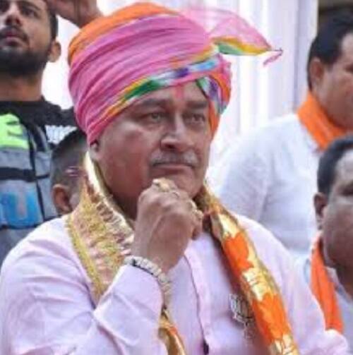હિંમતનગર: હુમલાઓ થતાં પરપ્રાંતીયો પર ગુજરાત છોડી જઈ રહ્યા છે તે મુદ્દો દેશભરમાં ચર્ચાનો વિષય બની ગયો છે. ભાજપ સરકારે તો ઠાકોરસેના પર આંગળી ચિંધી છે પણ ખુદ ભાજપના હિંમતનગરના ધારાસભ્ય રાજેન્દ્રસિંહ ચાવડાએ પ્રાંતવાદનું ઝેર ઓક્યું છે. 
