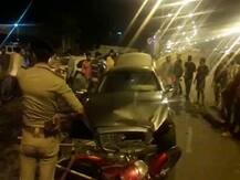 સુરતના ઓવરબ્રિજ પર લક્ઝુરિયસ કાર હવામાં ફંગોળાઈ પછી શું થયું, જાણો વિગત