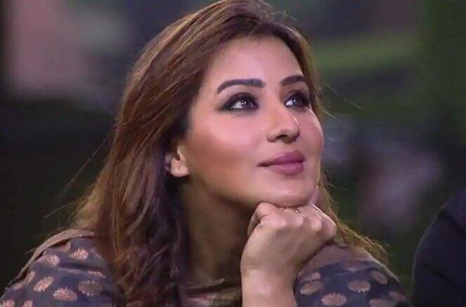  શિલ્પાએ કહ્યું બોલીવૂડ ઈન્ડસ્ટ્રી ખરાબ નથી ખૂબ જ સારી છે. તમારી સાથે જ્યારે ખોટુ થાય ત્યારે બોલો વર્ષો બાદ શા માટે બોલો છો. ઈન્ડસ્ટ્રીમાં રેપ નથી થતો જે પણ થાય છે તે એકબીજાની મરજીથી થાય છે. તમે તે કરવા નથી માંગતા તો છોડી દેવું જોઈએ. 