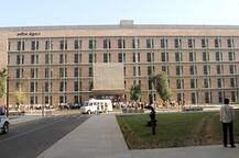 ગુજરાતના IAS અધિકારીઓના વિદેશ પ્રવાસ પર કેમ રોક લગાવાઈ? જાણો વિગત