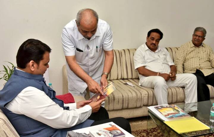 નીતિન પટેલે જણાવ્યું હતું કે, ‘સ્ટેચ્યૂ ઓફ યુનિટી’ના સ્થળે સમગ્ર દેશના તમામ રાજ્યોના રાજ્યભવનના નિર્માણ માટે ટોકન દરે જમીન ફાળવવાનો નિર્ણય લેવામાં આવ્યો હોવાનું જણાવી આ સ્થળે તમામ રાજ્યોના રાજ્યભવન નિર્માણની પરિકલ્પના વડાપ્રધાન નરેન્દ્ર મોદીના ‘એક ભારત, શ્રેષ્ઠ ભારત’ના સ્વપ્નને સાકાર કરશે.