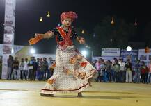 નવરાત્રિમાં ગરબા રમતી યુવતીઓની નટખટ અદાઓ, આવી છે ગ્લેમરસ તસવીરો