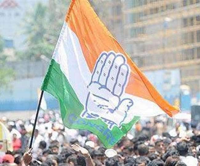 અમદાવાદ: કોંગ્રેસના અધ્યક્ષ બન્યા બાદ રાહુલ ગાંધી દેશભરમાં સંગઠનમાં મહત્વના ફેરફાર કરી રહ્યાં છે. ગુજરાતમાં પણ રાહુલ ગાંધીએ સંગઠનમાં અત્યાર સુધી અનેક ફેરફાર કર્યા છે. તે નવા લોકોને તક આપે છે. પ્રદેશ મહિલા કોંગ્રેસમાં નવી નિયુક્તિઓ કરવામાં આવી છે. 4 નવા ઉપપ્રમુખોની નિમણુક કરવામાં આવી છે. કોંગ્રેસ અધ્યક્ષ રાહુલ ગાંધીએ નિયુક્તિઓને મંજૂરી આપી છે. 