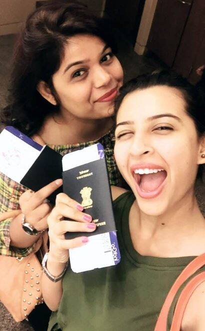 આરોપી મલાડ પશ્ચિમમાં લિંક રોડ પાછળ સુમસામ રસ્તા પર બેગ ફેંકતો હતો ત્યારે કેટલાક લોકોએ તેને જોયો હતો. જે બાદ પોલીસને જાણ કરવામાં આવી હતી. પોલીસે હત્યા અને પુરાવાનો નાશ કરવાનો મામલો નોંધી કેસ દાખલ કર્યો છે.