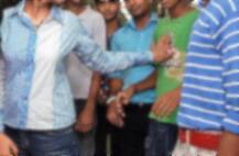 મુંબઈની લોકલ ટ્રેનમાં યુવકે પેન્ટની ચેઈન ખોલીને યુવતી સામે શરૂ કરી અશ્લીલ હરકતો ને..........