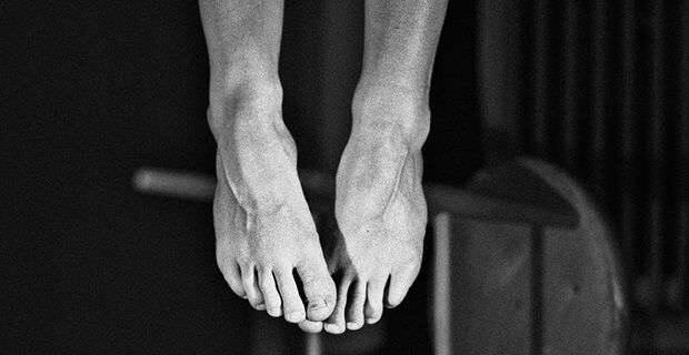  પોલીસે જણાવ્યું કે, પત્રમાં મિતકરીએ લખ્યું કે, પોતે પરણિત છે તેની જાણકારી મહિલાને હતી, પરંતુ તે સતત તેની પાછળ પડી હતી અને સેક્સ માટે દબાણ કરી રહી હતી. પત્ર અનુસાર પોલીસે જણાવ્યું કે, મહિલા તેની વિરૂદ્ધ ફરિયાદ દાખલ કરવાની ધમકી આપીને બ્લેકમેલ કરી રહી હતી. અધિકારીએ જણાવ્યું કે, પોલીસે મહિલા વિરૂદ્ધ આત્મહત્યા માટે પ્રેરિત કરવાનો કેસ નોંધવામાં આવ્યો છે અને આ મામલે આગળ તપાસ ચાલુ છે. 