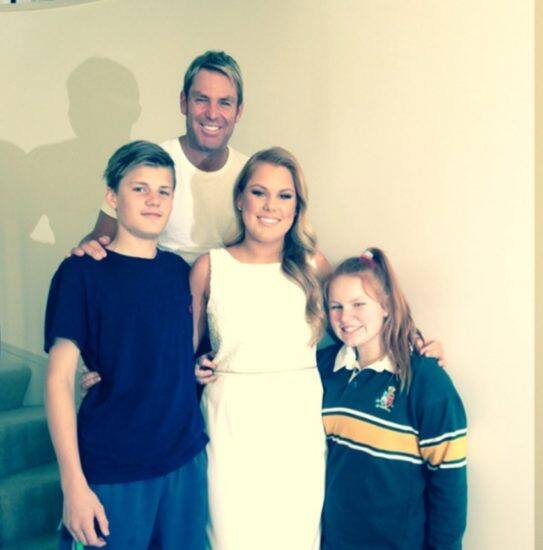  શેન વોર્ને કહ્યું કે, હું પિતા બનીને ખુશ છું, મને લાગે છે કે હું એક સારો પિતા છું. મારા બાળકો એ મારી સૌથી પહેલી પ્રાથમિકતા છે. તેમણે પણ પુસ્તકમાં ઘણી સારી વાતો કહી છે. તેમણે પુસ્તક માટે જ્યારે આ વાતો કહી હતી ત્યારે હું તેમની સાથે ન હતો. 