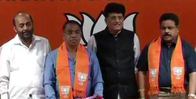 આ ધારાસભ્યોએ કૉંગ્રેસ છોડી ભાજપમાં સામેલ થતા ગોવા વિધાનસભાનું ગણિત બદલાઈ ગયું છે. બંને ધારાસભ્યોએ રાજીનામા આપ્યા બાદ બહુમતનો આંકડો 21ના બદલે 20 થયો છે. ગોવામાં 2017માં વિધાનસભાની ચૂંટણી થઈ હતી, ત્યારે કોઈ પાર્ટીને બહુમતી નહોતી મળી. ભાજપે મહારાષ્ટ્રવાદી ગોમાંતક પાર્ટી, ગોવા ફોરવોર્ડ પાર્ટીના ત્રણ-ત્રણ ધારાસભ્યો સહિત ત્રણ અપક્ષ ધારાસભ્યો અને એક એનસીપીના ધારાસભ્યના સમર્થનથી સરકાર બનાવી હતી. કૉંગ્રેસને 17 બેઠકો મળી હતી જ્યારે ભાજપને 13 બેઠકો મળી હતી. બાદમાં વિશ્વજીત રાણેએ કૉંગ્રેસના ધારાસભ્ય પદ પરથી રાજીનામું આપી ભાજપની ટીકિટ પરથી વિધાનસભા ચૂંટણી જીતી હતી. 