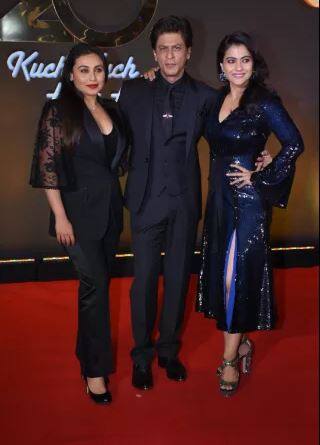  ફિલ્મને 20 વર્ષ પૂર્ણ થવા પર ભવ્ય પાર્ટીમાં કાજોલ, શાહરુખ અને રાની મુખર્જીએ એક સાથે તસવીરો પડાવી હતી અને એકબીજા સાથે મસ્તી કરતા નજર આવ્યા હતા.