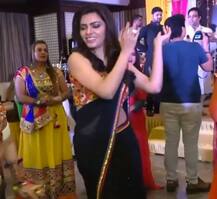 ટ્રેડિશનલ લૂકમાં બોલીવૂડ હોટ એક્ટ્રેસ શર્લિન ચોપરાના ગરબા, જુઓ તસવીરો