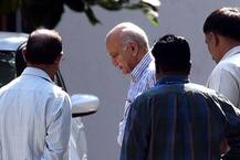 અકબર મને પકડીને અચાનક કિસ કરવા લાગ્યા ને પછી......