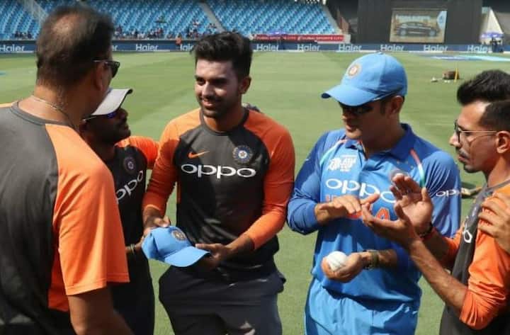 દીપક ભારત તરફથી એક વન ડે અને એક ટી 20 રમ્યો છે. વન ડેમાં તેણે તાજેતરમાં રમાયેલા એશિયા કપમાં અફઘાનિસ્તાન સામે ડેબ્યૂ કર્યું હતું. 