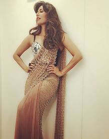 ‘અપના પેટીકોટ ઉઠાઓ ઔર રગડો અપને આપ કો’, કઈ હોટ એક્ટ્રેસને ડિરેક્ટરે અશ્લીલ ઈશારા સાથે કહ્યું ?