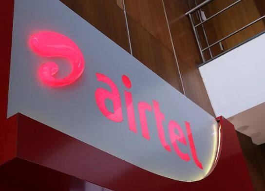  નવી દિલ્હી: એરટેલે હવે એક નવો પ્રિ-પેઇડ પ્લાન રજૂ કર્યો છે, જેની કિંમત 398 રૂપિયા છે. એરટેલના આ 398 રૂપિયાના રિચાર્જ પ્લાનમાં દરરોજ 1.5 GB ડેટા અને તમામ નેટવર્ક પર અનલિમિટેડ કોલિંગ સુવિધા મળશે. આ પ્લાનની વેલિડિટી 70 દિવસની રહેશે.  એરટેલના આ પ્લાનમાં દરરોજ 90 મેસેજ પણ મળશે. 