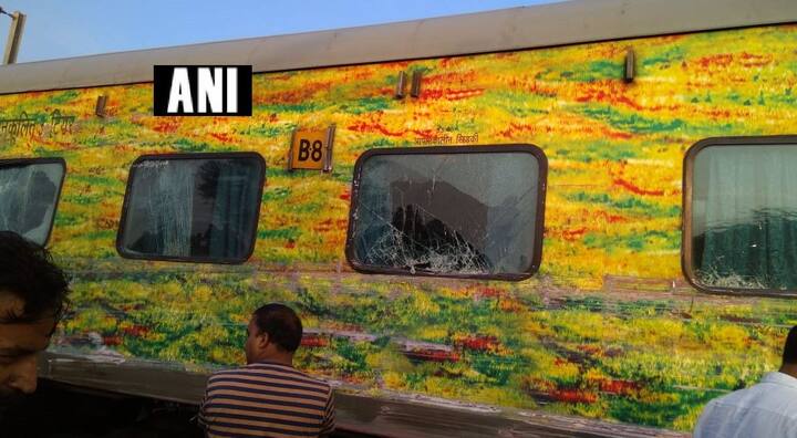 ઘટનામાં ટ્રક ડ્રાઇવરનું મોત થયું છે. અન્ય જાનહાનીના સમાચાર નથી.