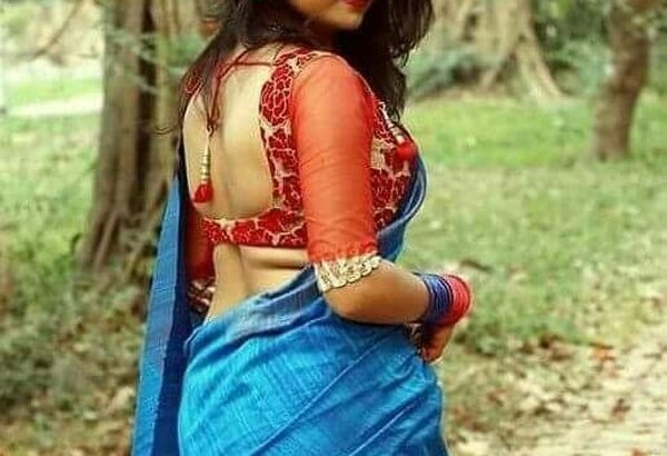 આ અંગેની વિગતો એવી છે કે, 32 વર્ષીય રશ્મી ઉર્ફે રેશ્મા બિઝનોરમાં પતિ ડો.અનુરાગ જ્હા સાથે રહેતી હતી. ડો. અનુરાગ શહેરના એક નર્સિંગ હોમમાં ફરજ બજાવે છે. ડો. અનુરાગે પત્ની સાથે ટ્રીપ પર જવા માટે શાહનવાઝની કાર ભાડે કરી હતી. ટ્રીપમાં શાહનવાઝ અને રેશ્માની આંખો મળી ગઈ હતી અને બંને એકબીજાને પસંદ કરવા લાગ્યા હતા.