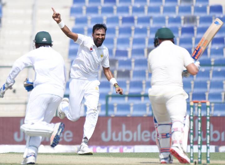 દુબઈમાં ગત સપ્તાહે ડ્રો ગયેલી પ્રથમ ટેસ્ટમાં અબ્બાસે 7 વિકેટ ઝડપી હતી. ગઈકાલે તેણે 50મી વિકેટ ઝડપી ત્યારે પાકિસ્તાન તરફથી સૌથી ઝડપી 50 વિકેટ ઝડપનારા બીજા બોલરમાં તે વકાર યુનુસ, આસિફ અને શબ્બિર અહમદની સાથે સંયુક્ત રીતે આવી ગયો હતો.