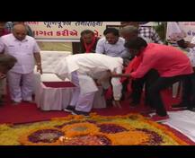 બનાસકાંઠા: ભૂમિપૂજનના કાર્યક્રમમાં અચાનક જ ભાજપના મંત્રી પરબત પટેલ પડી ગયા ને........