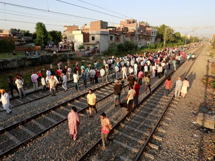 ડ્રાઇવરે સ્પીડ 91થી ઘટાડીને 68 સુધી કરી દીધી હતી, જોકે, દૂર્ઘટના તે સમયે ઘટી ગઇ હતી. કેમકે આટલી ફાસ્ટ સ્પીડમાં ચાલતી ટ્રેનને રોકવા માટે ઓછામાં ઓછી 700 મીટર સુધીનું અંતર હોવું જરૂરી છે. 