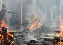 અમૃતસર રેલ દુર્ઘટનાઃ પરિવારજનોના આક્રંદ વચ્ચે અગ્નિ સંસ્કાર કરાયા, લાકડાં પણ ખુટી પડ્યા, આ રહી તસવીરો