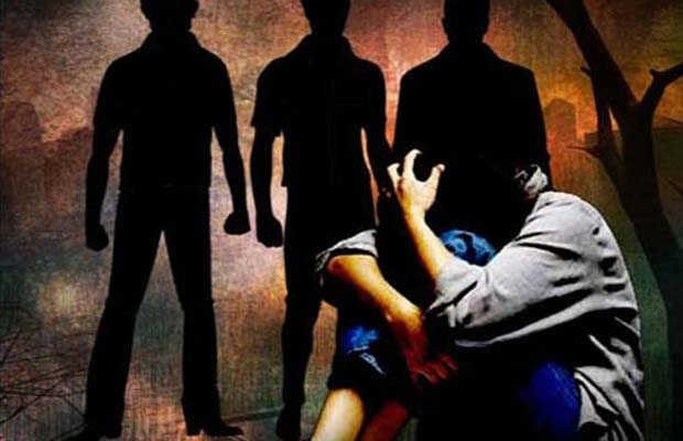 Uttar Pradesh: 3 held in Sonbhadra for gangrape, assault यूपी: सोनभद्र में मंगेतर के साथ मंदिर गई युवती का जंगल में गैंगरेप, तीन आरोपी गिरफ्तार