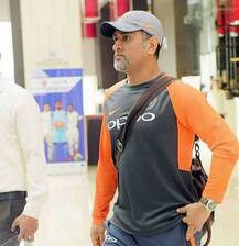 મહેંદ્ર સિંહ ધોનીનો ન્યૂ લૂક સોશિયલ મીડિયા પર વાયરલ, જુઓ તસવીરો