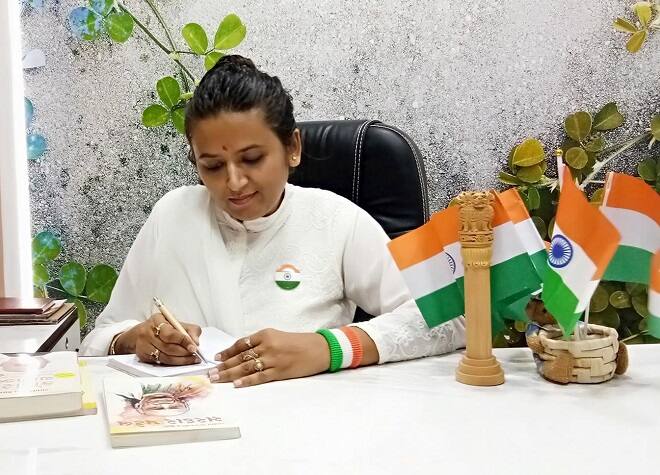 રેશ્મા પટેલે મુખ્યમંત્રીને લખેલા પત્રમાં જણાવ્યું હતું કે, સરકાર પાટીદારોની માંગણીઓને પુરી કરે. પાટીદાર અનામત આંદોલન વખતે થયેલા તોફાનોમાં મોતને ભેટેલા શહીદોના પરિવારજનો માટે સરકારે સરકારી નોકરીની જાહેરાત કરી હતી. તેના પર રેશ્મા પટેલે જણાવ્યું હતું કે, હજી સુધી સરકારે શહીદોના પરિવારજનોને આપેલા વચનો અને માંગણીઓ પુરી કરી નથી. આ માંગણીઓ સરકારે સમાજહિતમાં પુરી કરવા નમ્ર વિનંતી કરી હતી.