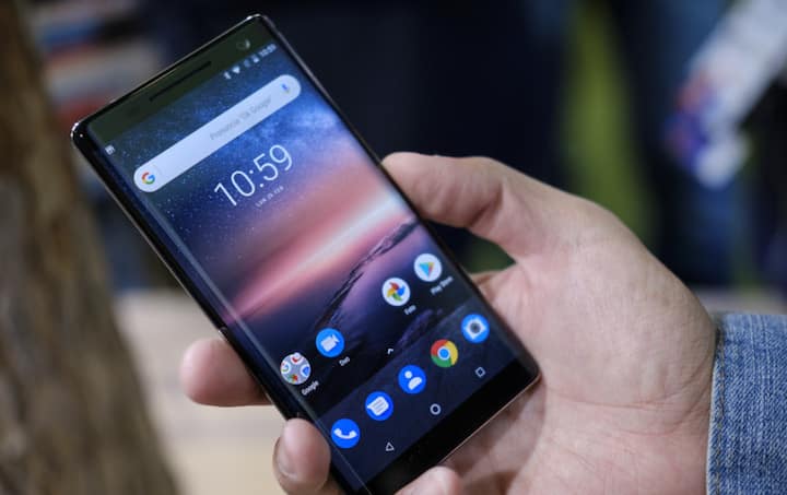 સૌથી પહેલા Nokia 3.1ની વાત કરીએ તો આના 3GB રેમ અને 32GB સ્ટૉરેજ વેરિએન્ટની કિંમત હવે 10,999 રૂપિયા થઇ ગઇ છે. વળી આની જુની કિંમત 11,999 રૂપિયા હતી. આની કિંમત 1,000 રૂપિયા ઘટાડી દેવામાં આવી છે.