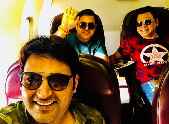 કપિલ શર્માએ ઈન્સ્ટાગ્રામ પર તેના સાથીઓ સાથેનો એક ફોટો શેર કર્યો છે. ફોટોમાં તે ઘણો ખુશ લાગી રહ્યો છે. જેના કેપ્શનમાં તેણે લખ્યું કે, દોઢ મહિના બાદ ફરીથી મુંબઈ. ધ કપિલ શર્મા શોની નવી સીઝન સાથે ફરથી હસાવવા આવી રહ્યો છે.