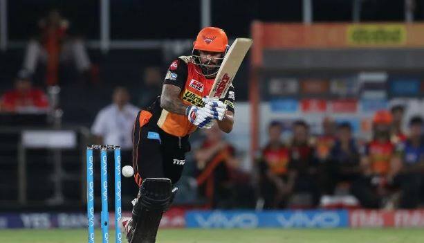 સનરાઇઝર્સ હૈદરાબાદના એક અધિકારીએ કહ્યું હતું કે જો અમને કેટલાક સારા ખેલાડી મળશે તો અમે તેને લેવા તૈયાર છીએ. ફ્રેન્ચાઇઝની કિંગ્સ ઇલેવન પંજાબ અને દિલ્હી ડેરડેવિલ્સ સાથે પણ વાત ચાલી રહી છે. આઈપીએલ ટ્રેડિંગ વિન્ડો હજુ એક સપ્તાહ સુધી ખુલ્લી છે.